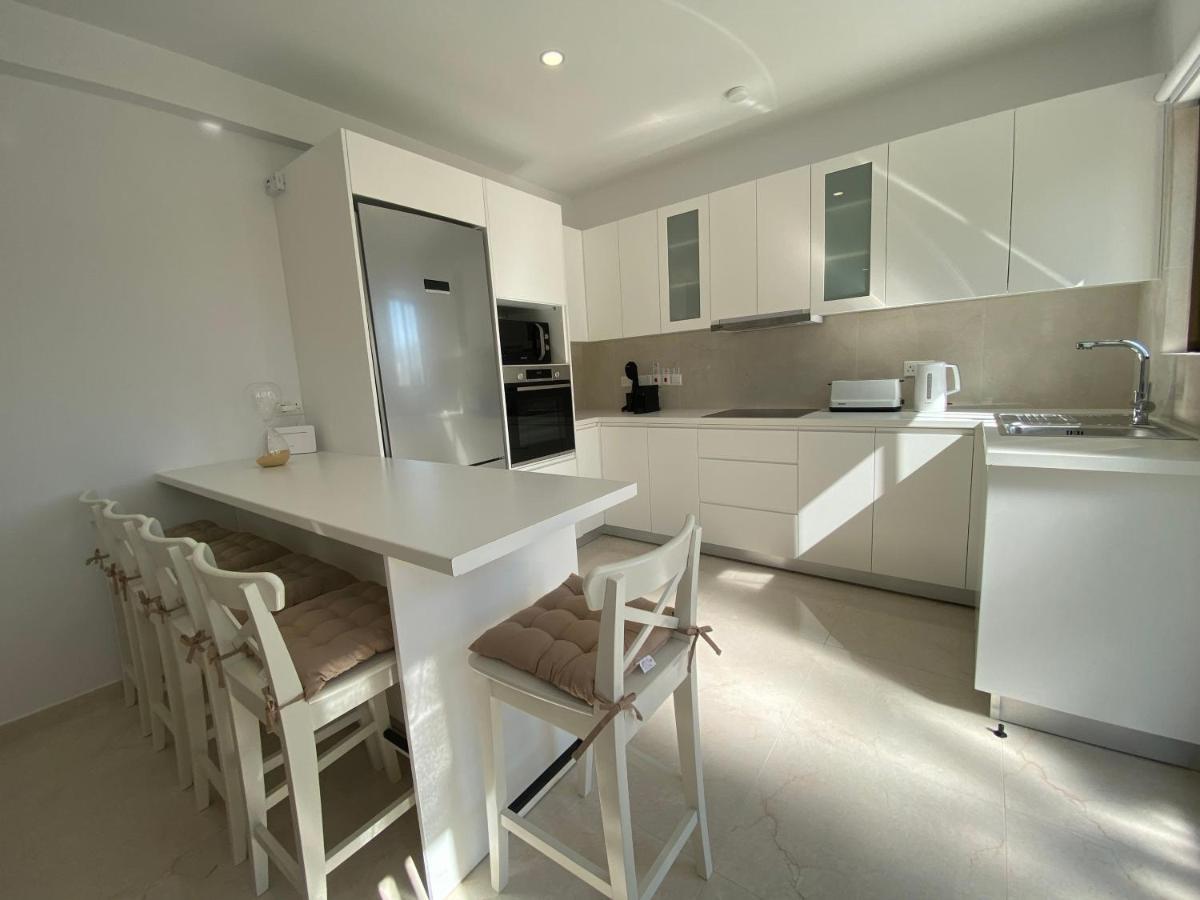 Phaedrus Living: City View Luxury Flat Androcleous Paphos ภายนอก รูปภาพ