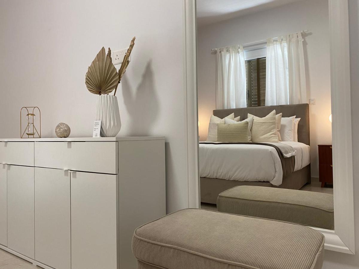 Phaedrus Living: City View Luxury Flat Androcleous Paphos ภายนอก รูปภาพ